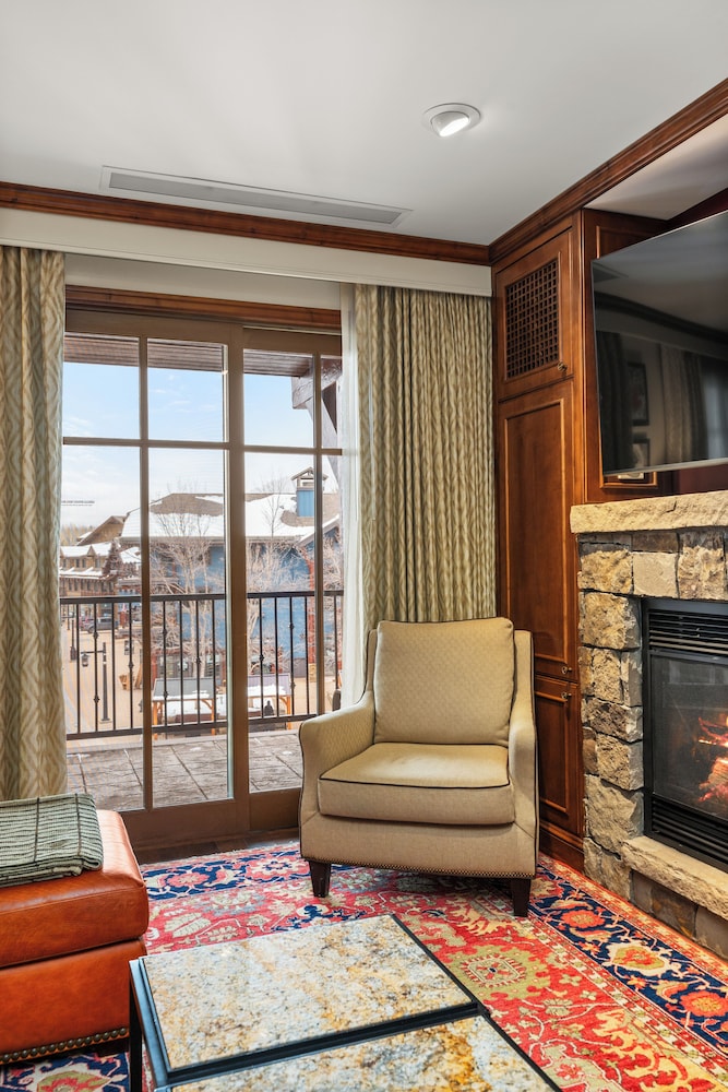 Luxury Apartment, 3 Bedrooms, Slope side