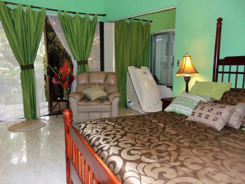 Honeymoon Room - Photo 3