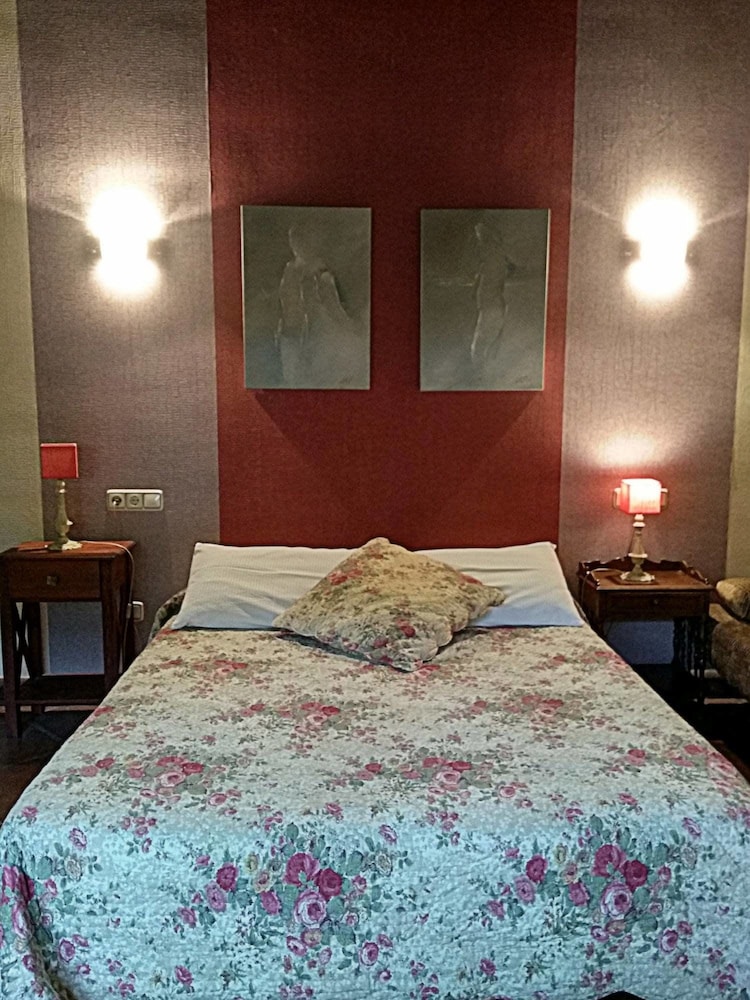 Double Room (1) photo 2