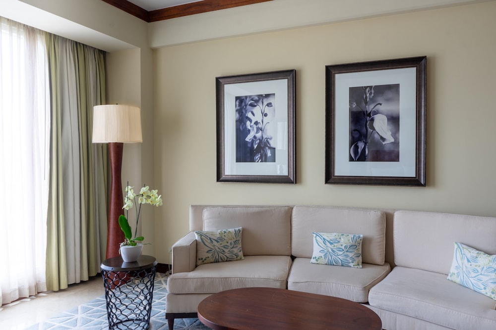 Suite, 1 Bedroom, Club Lounge Access (Pool View)