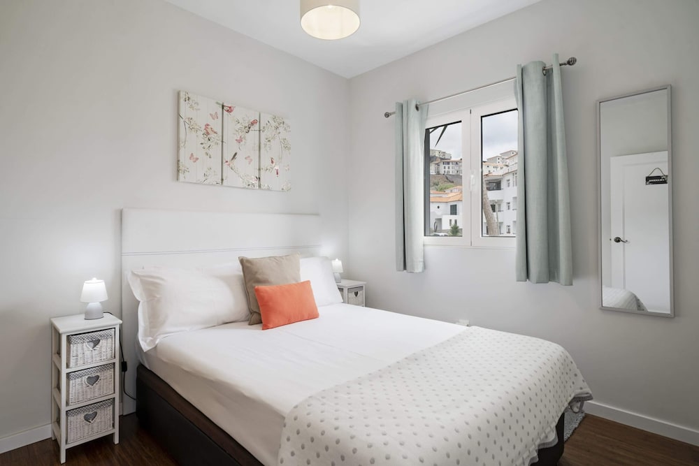 Basic House, 2 Queen Beds, Sea View