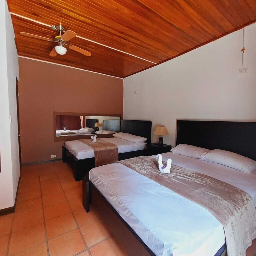 Deluxe Quadruple Room, Multiple Beds photo 1