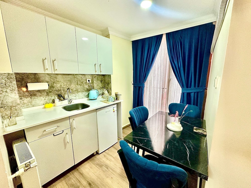 Deluxe Triple Room photo 3