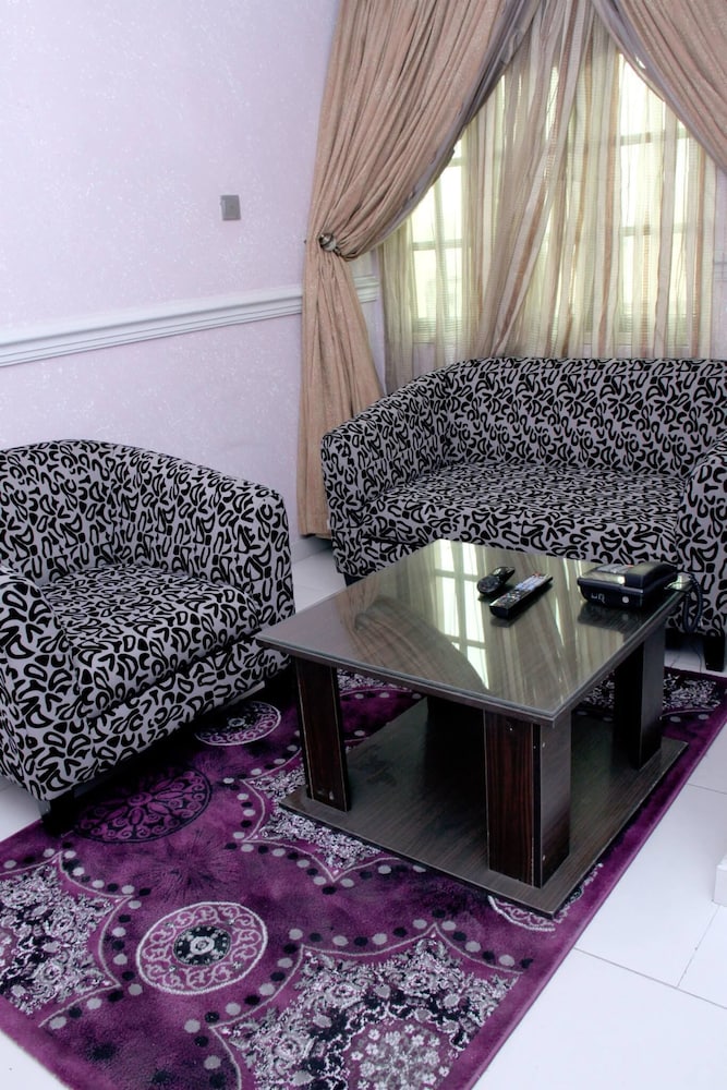 Deluxe Room - Photo 5