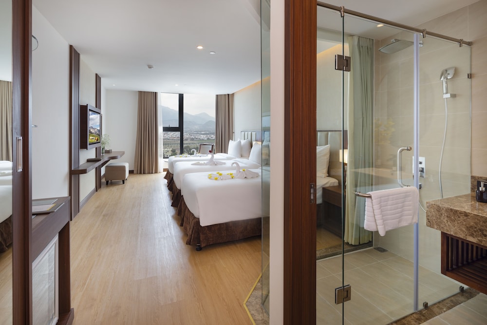 Deluxe Room, Partial Sea View - Photo 6