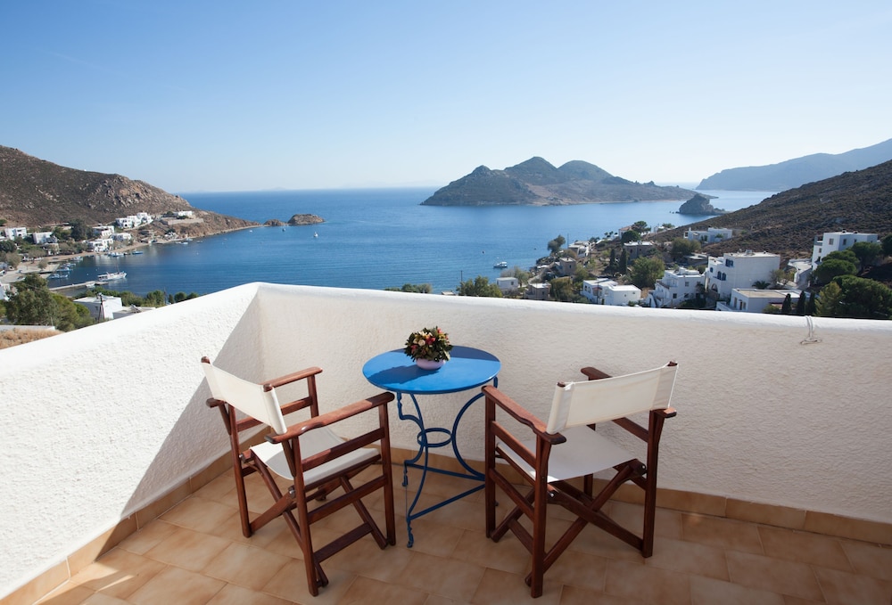 Double or Twin Room, Sea View - Photo 10