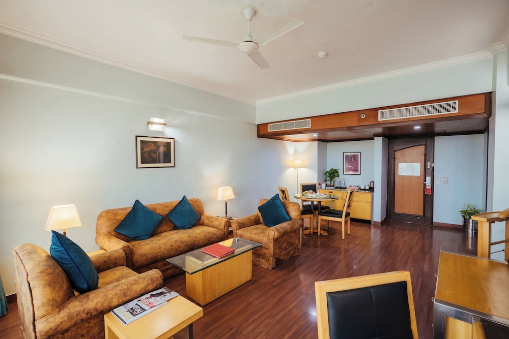 Suite - Photo 4