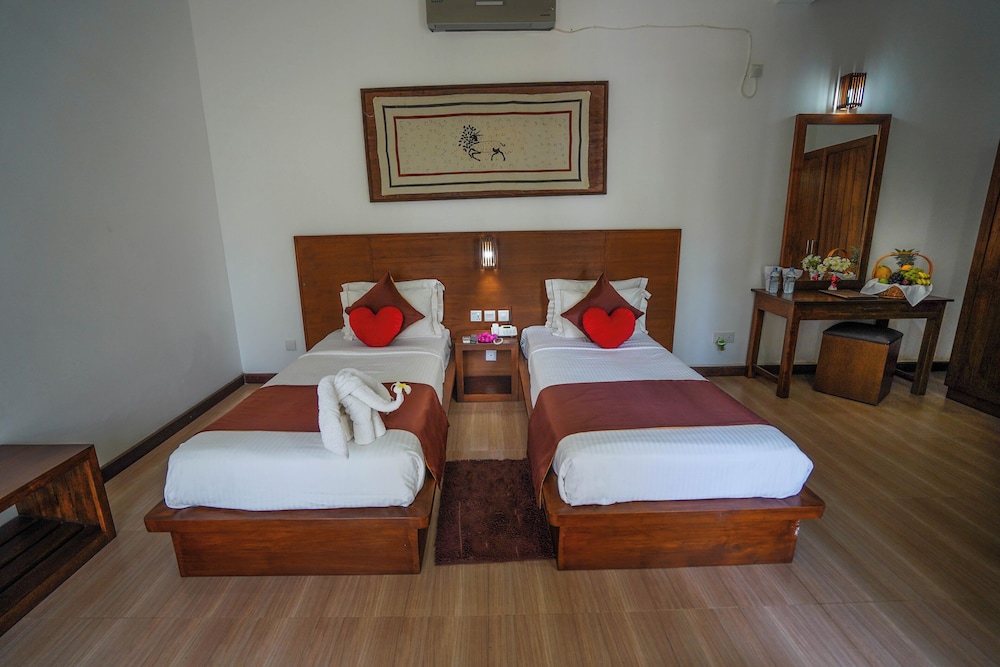 Deluxe Twin room, Pool View photo 1