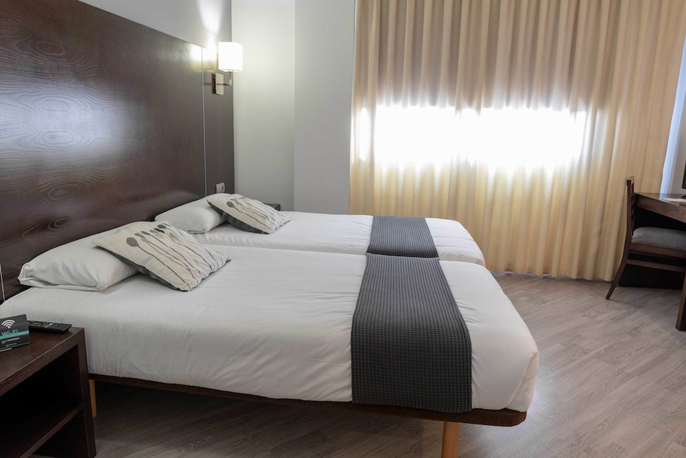 Double Room - Photo 6