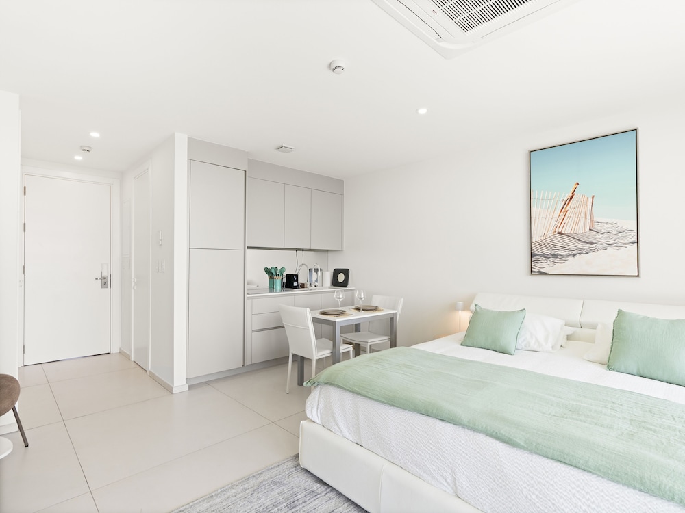 Deluxe Studio, Balcony, Beach View