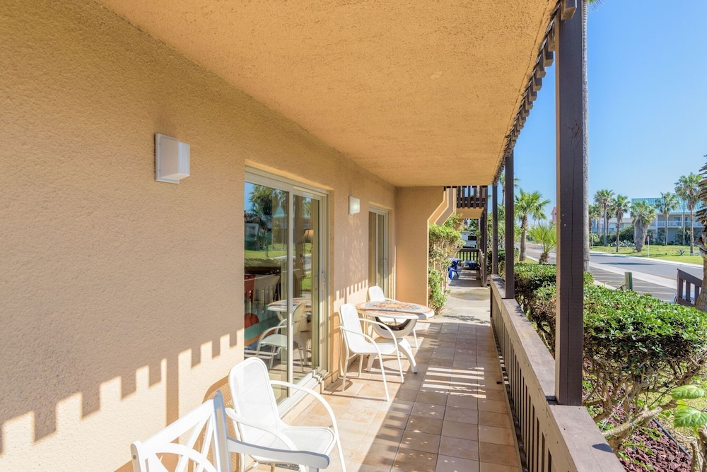 Premium Condo, 2 Bedrooms, Resort View, Ground Floor
