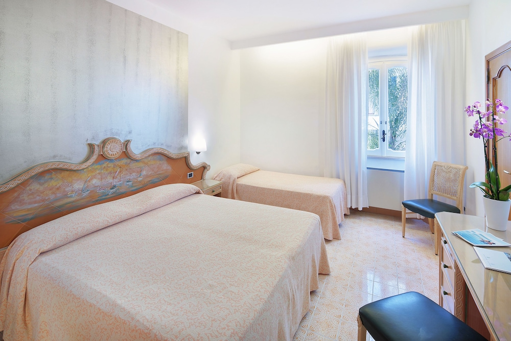 Classic Triple Room