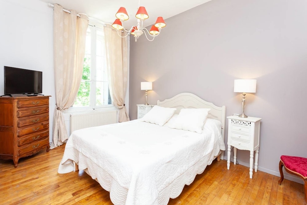 Deluxe Double Room (Taupe) photo 3