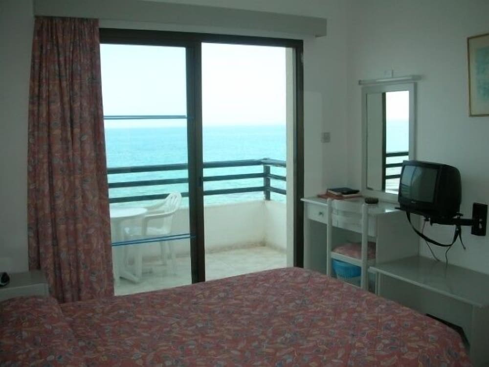Camera tripla, vista mare