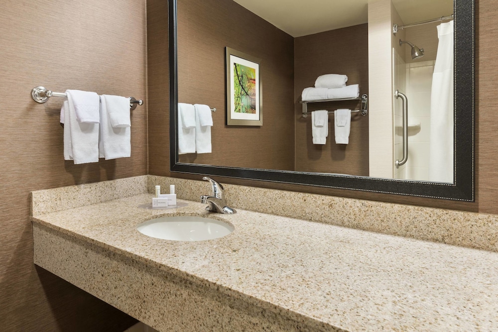 Suite, 2 Double Beds - Photo 4