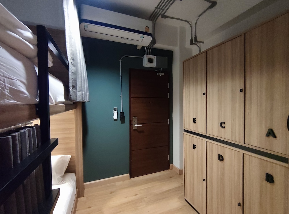 Bed in 6-Bed Mixed Dormitory Room photo 3