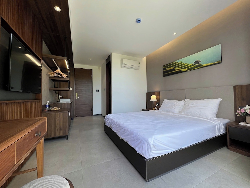 Deluxe Double Room, Balcony, Garden View