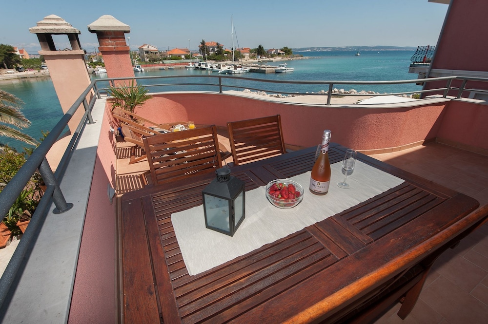 Apartment (Ivan - great location - A1(2+1)) photo 1