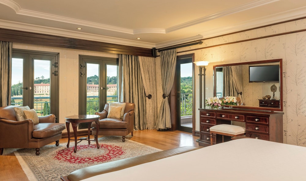 Presidential Room, 1 King Bed, City View, Executive Level photo 1