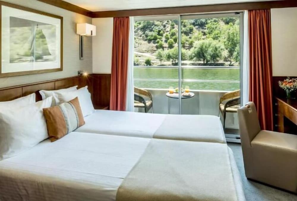 Superior Room, Patio, Marina View photo 1