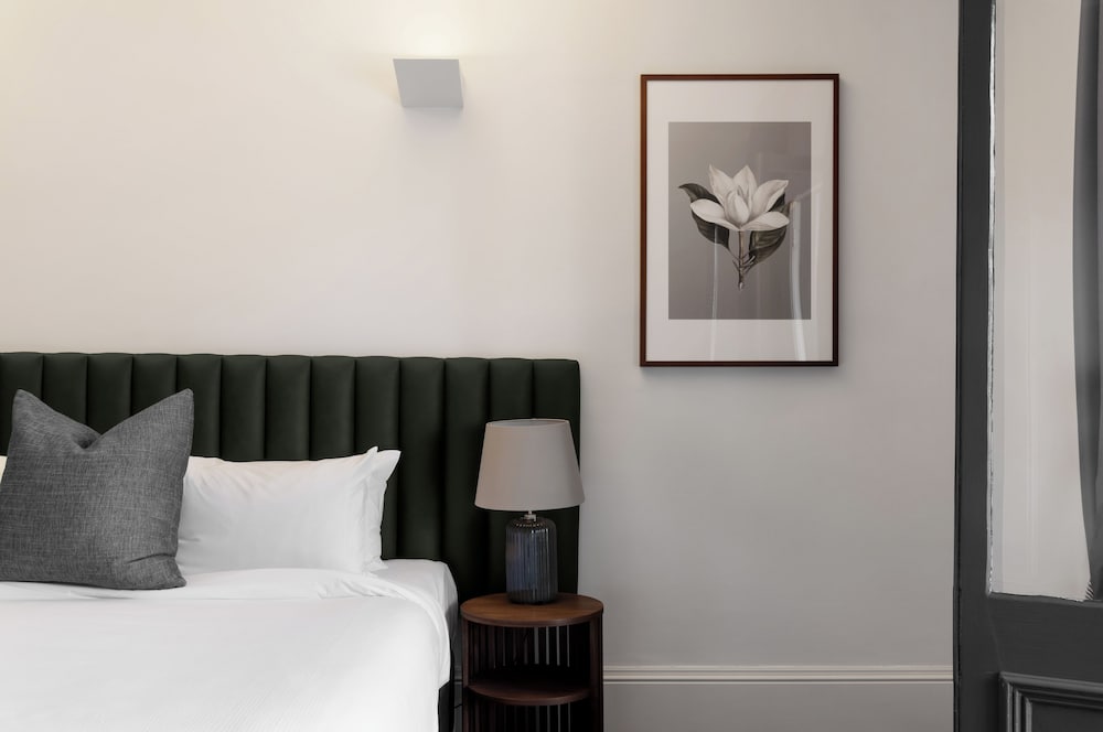 Premium King Balcony Room, 1 King Bed - Photo 2