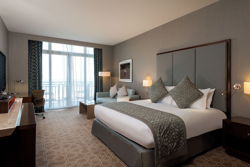Standard Room, 1 King Bed, Balcony photo 1