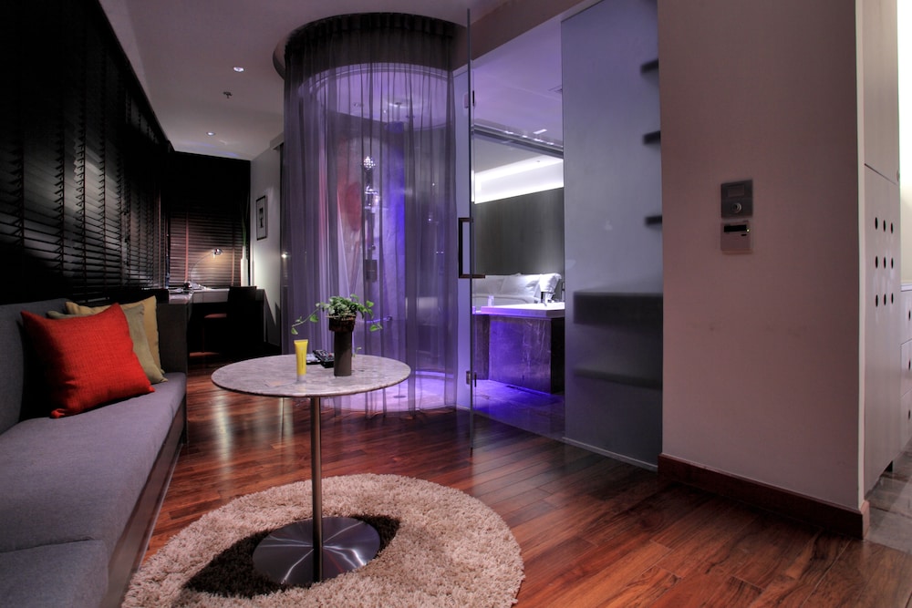 Premier Suite (Full Spectrum Suite)
