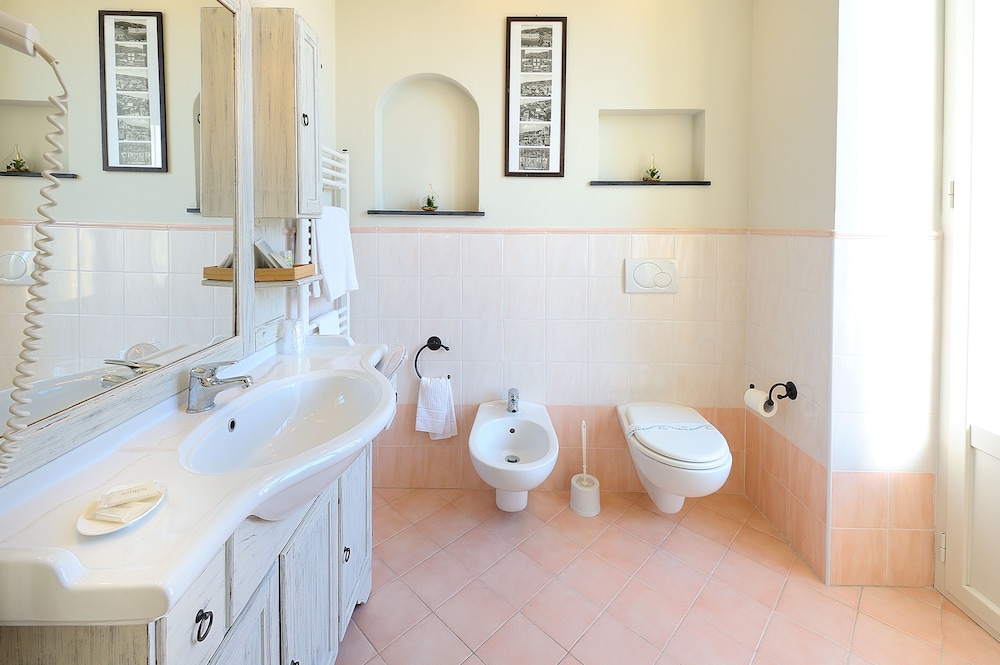Traditional Double Room Single Use (Classic), photo 6
