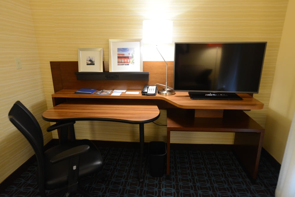 Room, 2 Queen Beds (Mobility/Hearing Accessible, Tub) photo 2