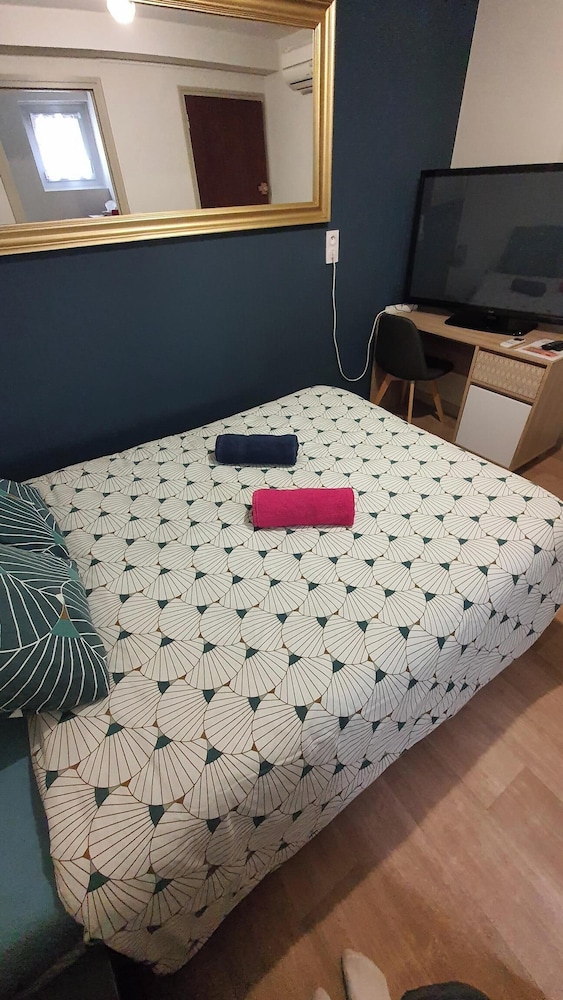 Deluxe Double Room, 1 Double Bed, Air conditioning, Courtyard View photo 2