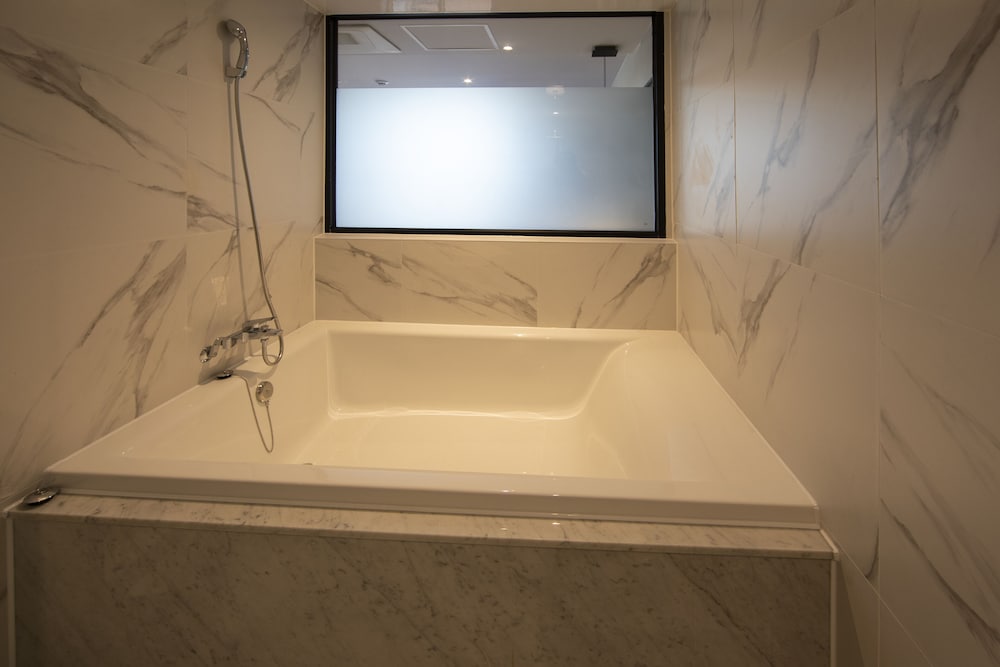 Deluxe Double, City View - Photo 6