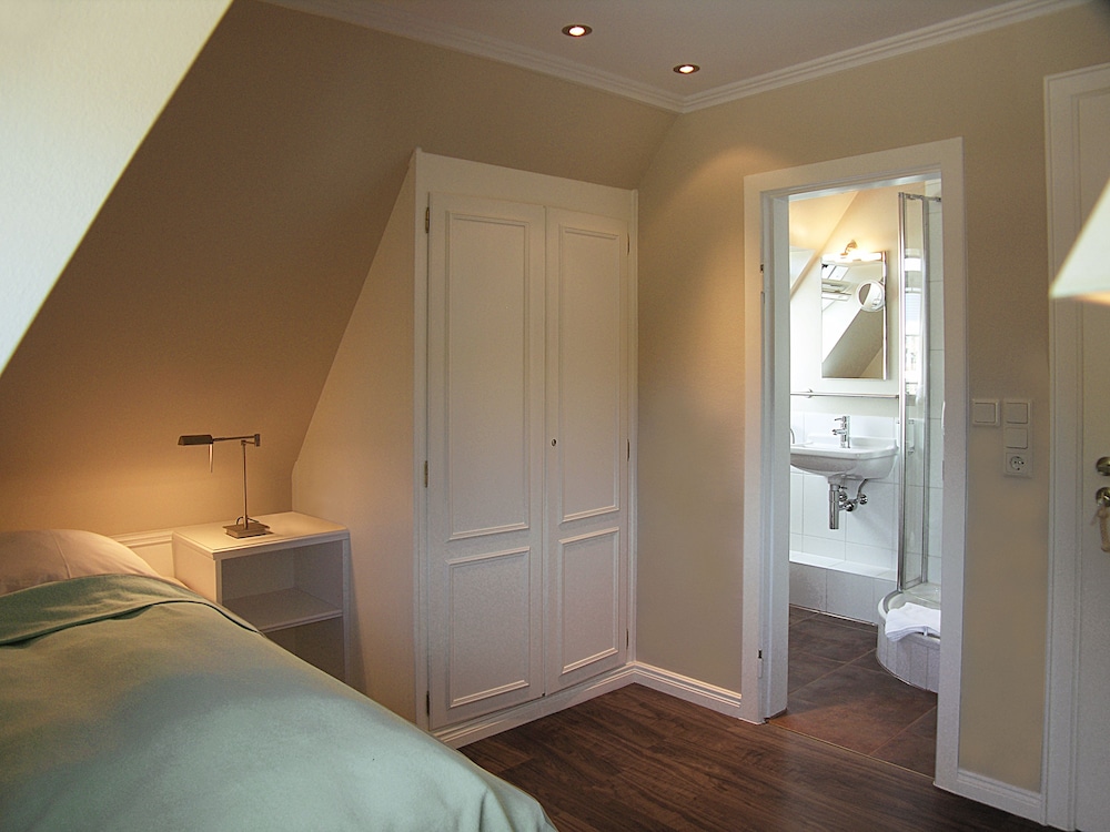 Basic Single Room, 1 Twin Bed, Allergy Friendly, Garden View photo 2