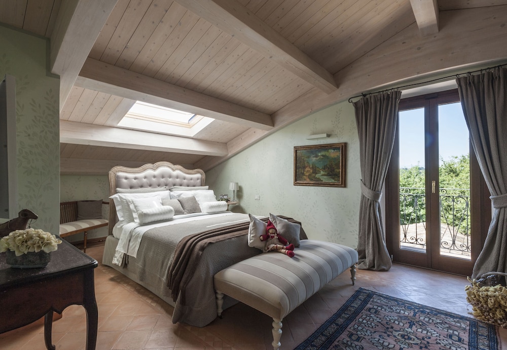 Luxury Double Room, Ensuite, Mountain View