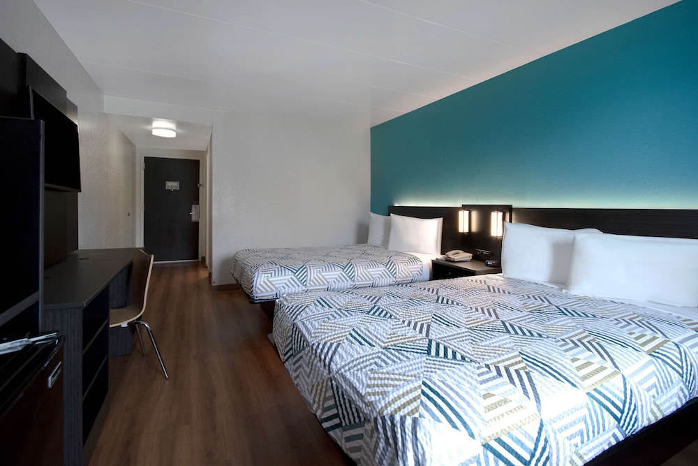 Deluxe Room, 2 Double Beds, Non Smoking, Refrigerator & Microwave photo 2