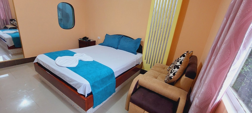 Superior Room, 1 Queen Bed photo 2