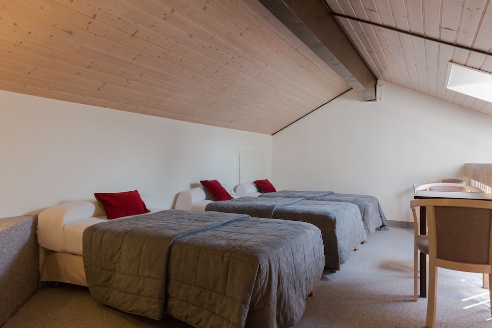Family Quadruple Room photo 3