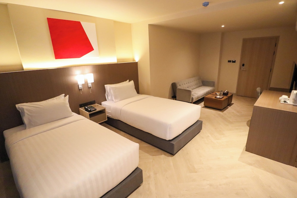 Deluxe Suite, City View - Photo 5