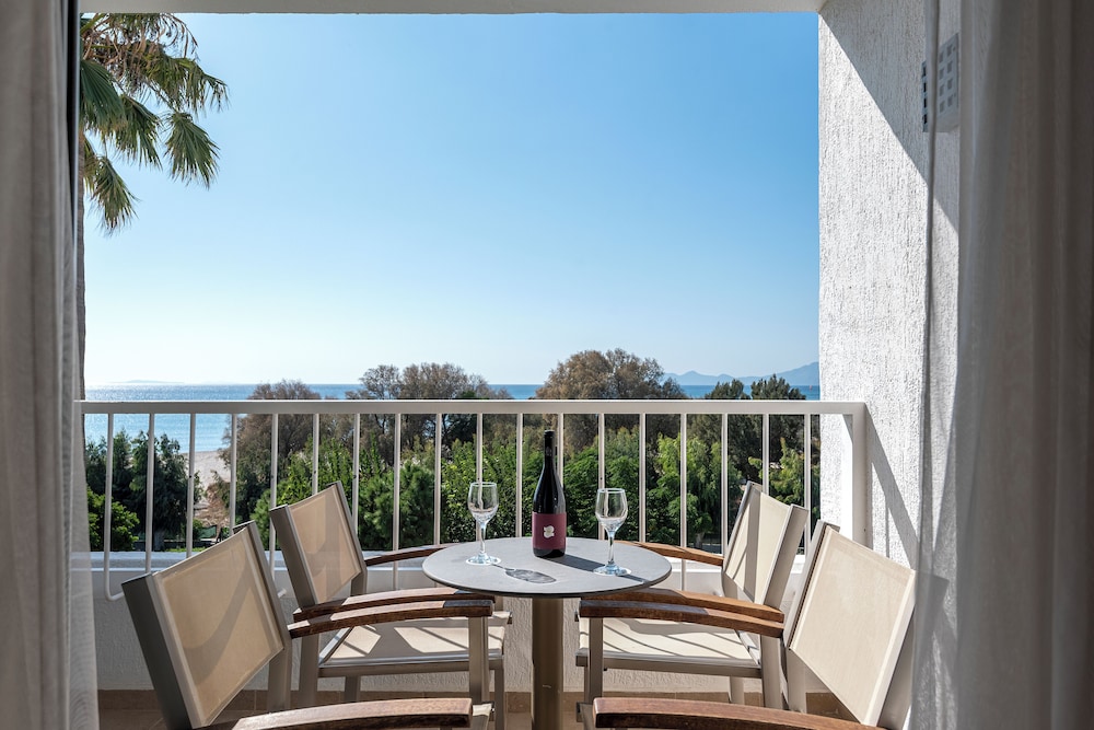 Executive Suite Garden View | Resort Area - Photo 7
