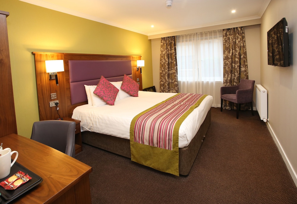 Standard Room, 1 King Bed, Non Smoking photo 3