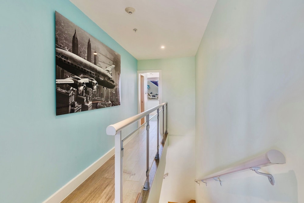 Family Condo, 3 Bedrooms, Beachside photo 2