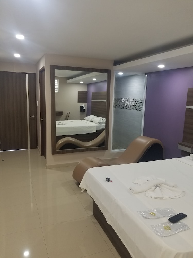 Deluxe Double Room, 1 Queen Bed, Non Smoking photo 2