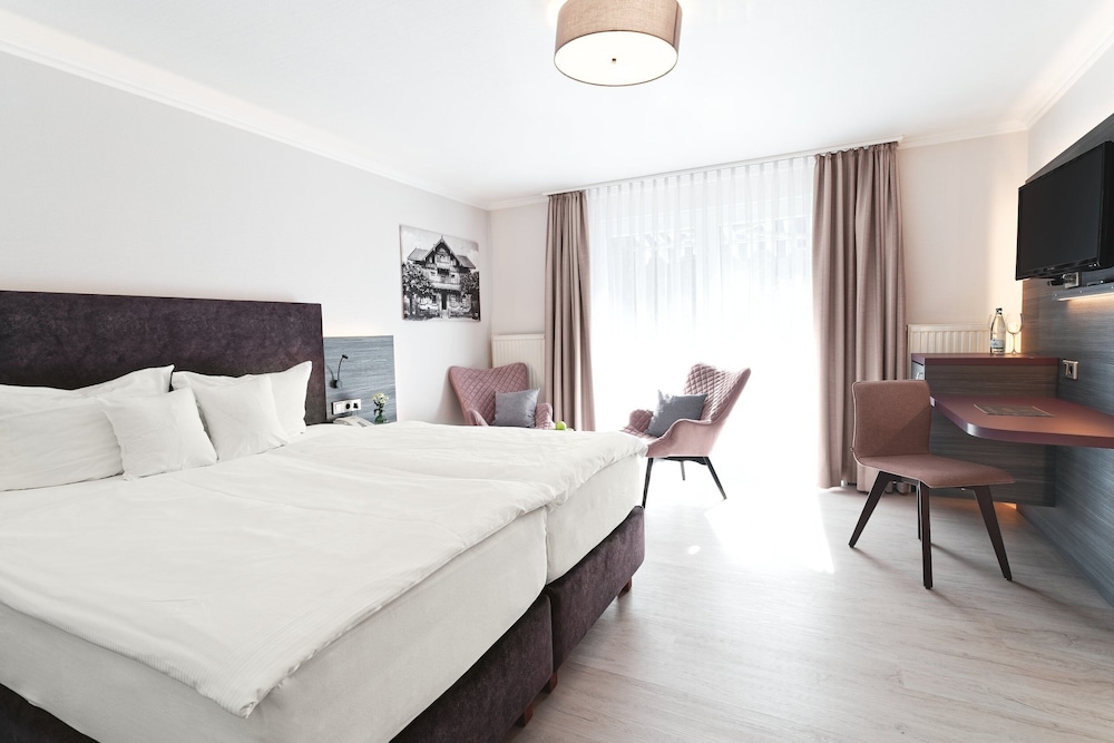 Standard Double Room, Non Smoking - Photo 4