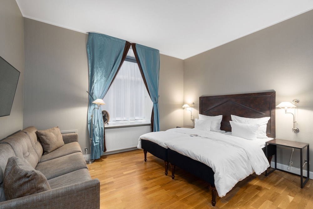 Superior Room (1 King Size Bed or 2 Single 180x200cm) photo 2