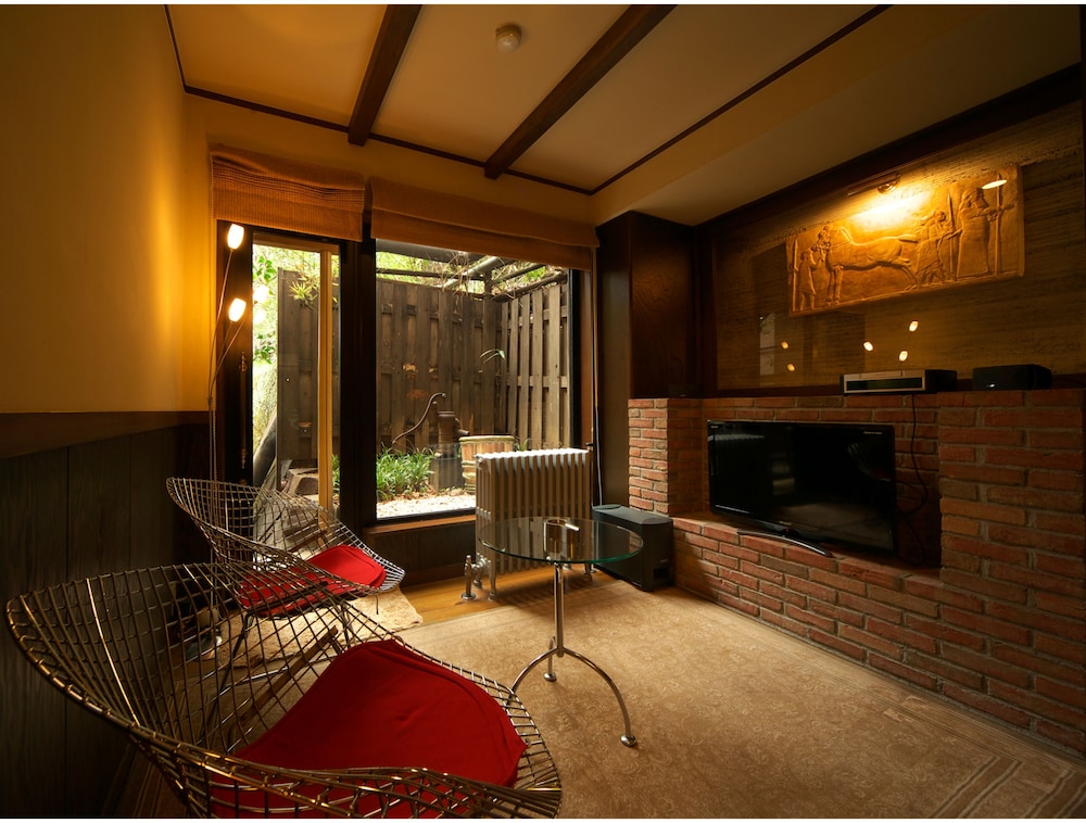 Luxury Twin Room with Tatami Aria thumbnail 5
