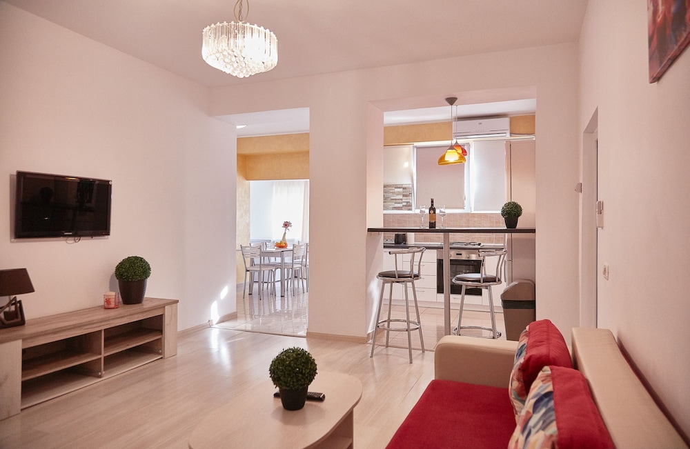 Deluxe Quadruple Room, 3 Bedrooms, Non Smoking, Balcony photo 1