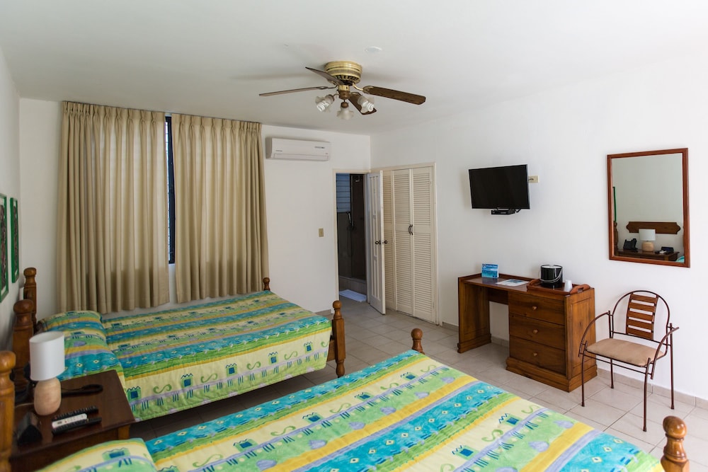Standard Room, 2 Queen Beds, Non Smoking, Garden View