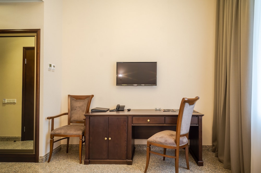 Standard Twin Room - Photo 4