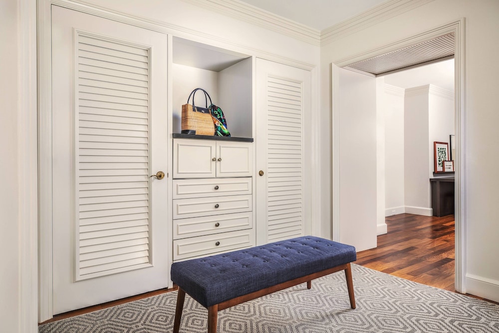 Royal Pacific Suite, 2 Bedrooms, Club Lounge Access, Oceanfront