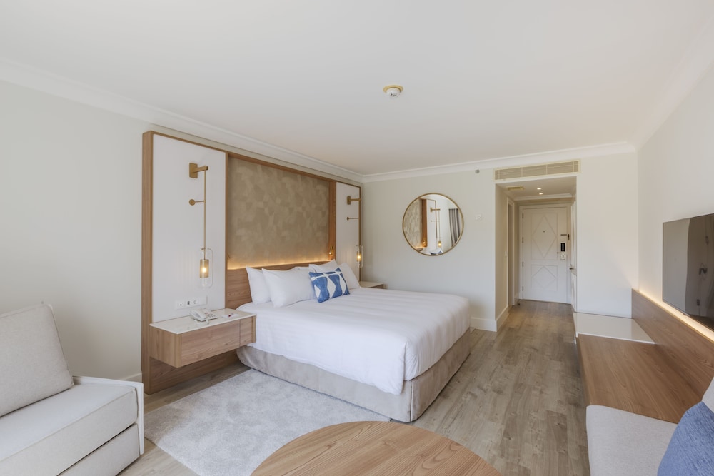 Standard Room, 1 King Bed