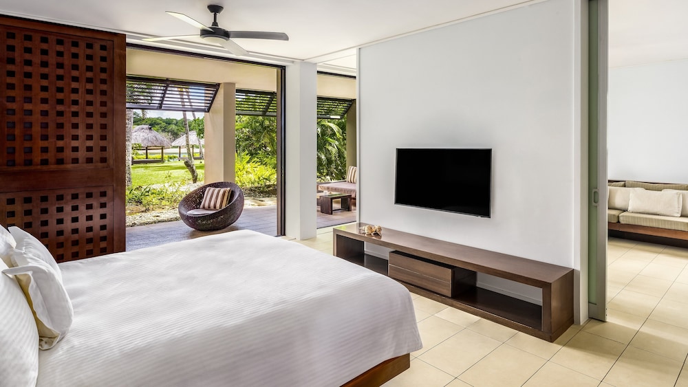 Suite, 1 Bedroom, Lagoon View, Ground Floor photo 2